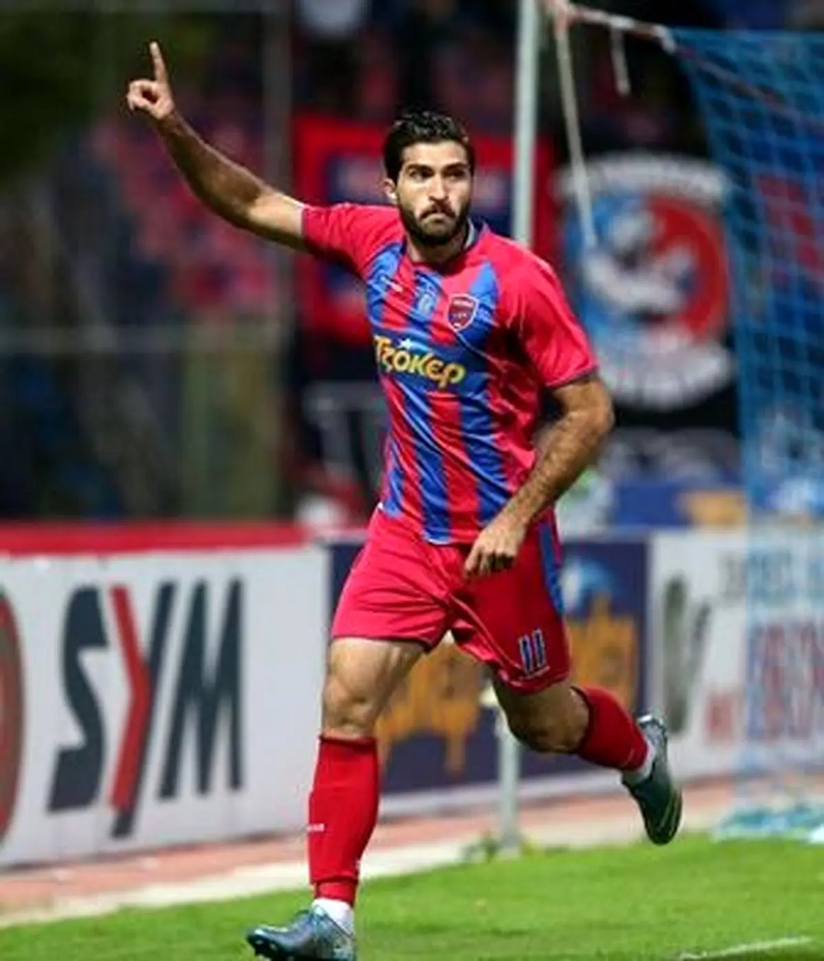 با کریم انصاری فرد از نگرانی بزرگش تا بازی با بایرن مونیخ یونان و رقابت فوتبالی با مهاجم های تیم ملی