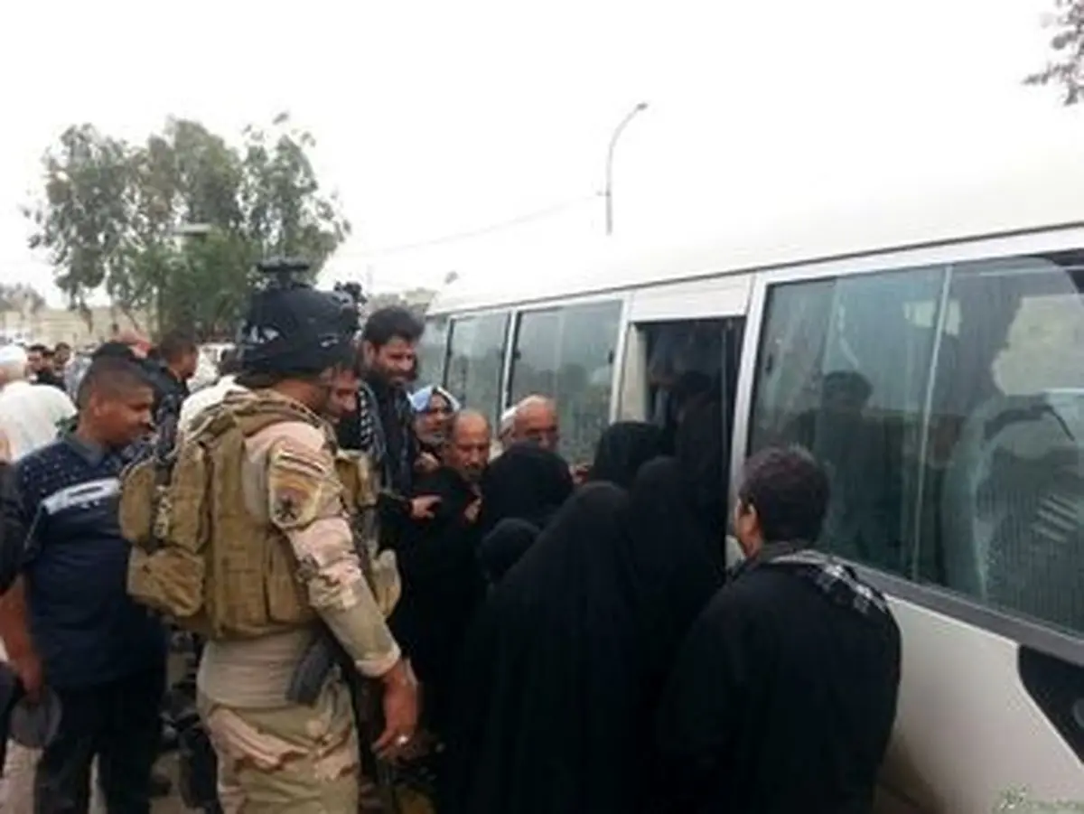 حضور عزاداران در حرم امام‌ هادی(ع)/ تصاویر