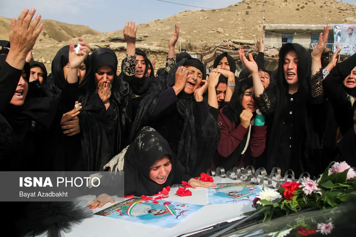 تصاویری غم انگیز از تشییع پیکر شهید حادثه تروریستی چالدران در لرستان