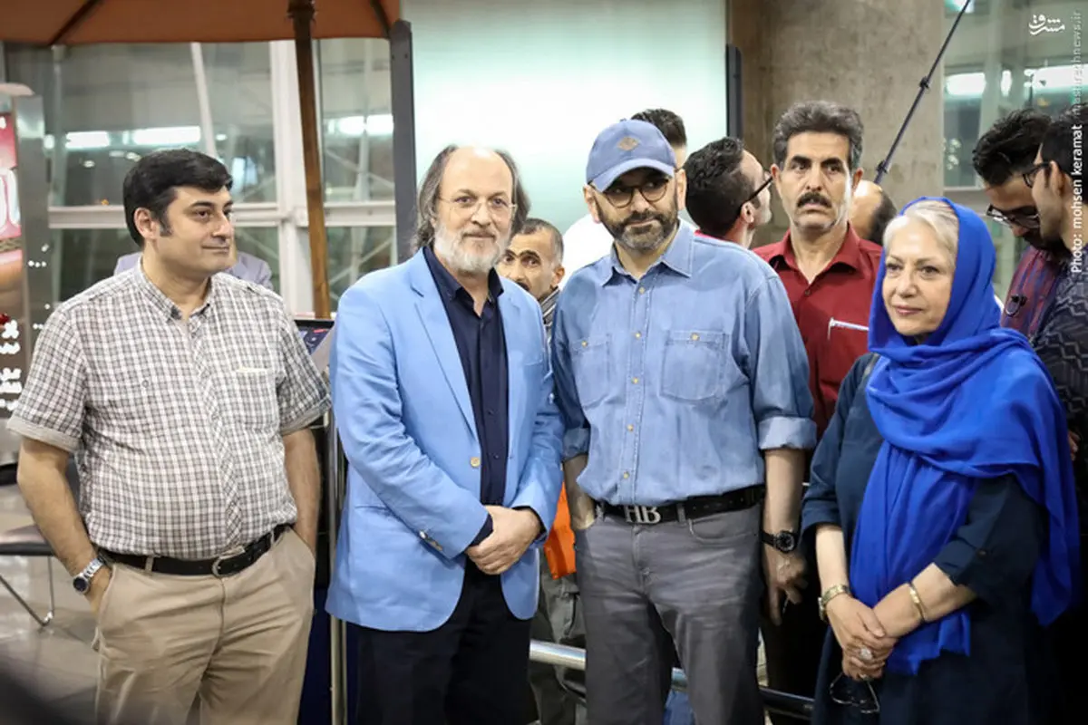 تصاویری از استقبال مردم از عوامل فیلم «فروشنده» در فرودگاه امام