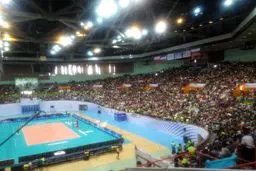 عکسی از سالن 12 هزار نفری آزادی؛ لبریز از جمعیت