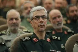 سرلشکر باقری مفتخر به دریافت نشان «نصر درجه یک» شد + عکس