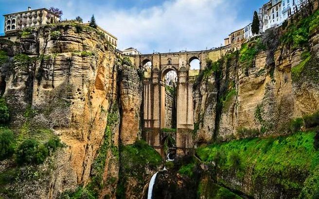 تصاویر / این پل زیبای تاریخی در اسپانیا را ببینید