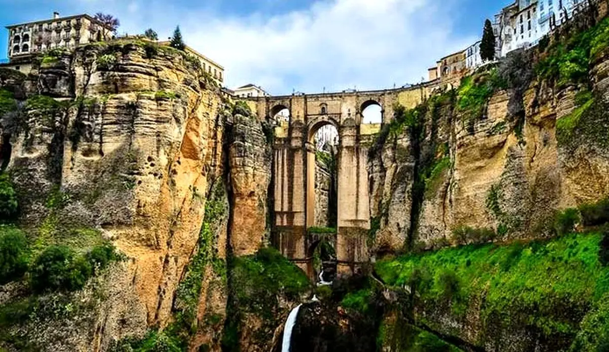 تصاویر / این پل زیبای تاریخی در اسپانیا را ببینید