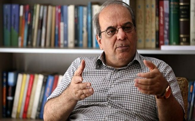 پیشنهاد عباس عبدی: روحانی خودش استعفا دهد