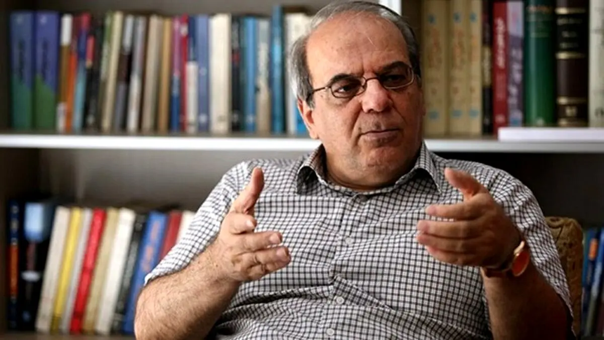 پیشنهاد عباس عبدی: روحانی خودش استعفا دهد