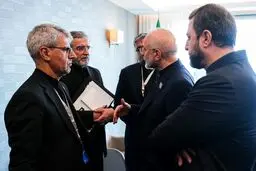 لحظه ورود تیم مذاکراتی ایران به هواپیمای میناب ۱۶۸