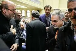 عكس: حسین فریدون در مراسم ختم برادر سردار حسین دهقان