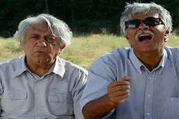 استاد انتظامی در پشت صحنه یک فیلم/ عکس