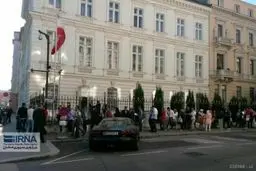 صف طویل ایرانیان مقیم وین برای شرکت در انتخابات