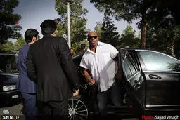 تصاویری از «رونی کلمن» قهرمان بدنسازی آمریکایی در بهشت زهرا(س)