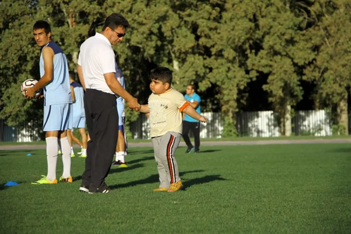 عکس/ کودکی که یخ قلعه‌نویی را آب کرد