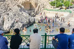 آب تنی با طعم کرونا! + عکس