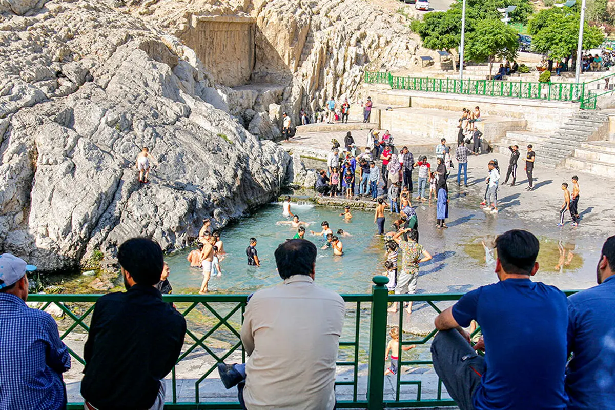 آب تنی با طعم کرونا! + عکس