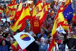 تظاهرات مردم اسپانیا علیه جدایی کاتالونیا/تصاویر