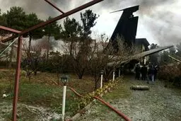 محل سقوط بوئينگ٧٠٧ در فرودگاه فتح كرج/ عکس