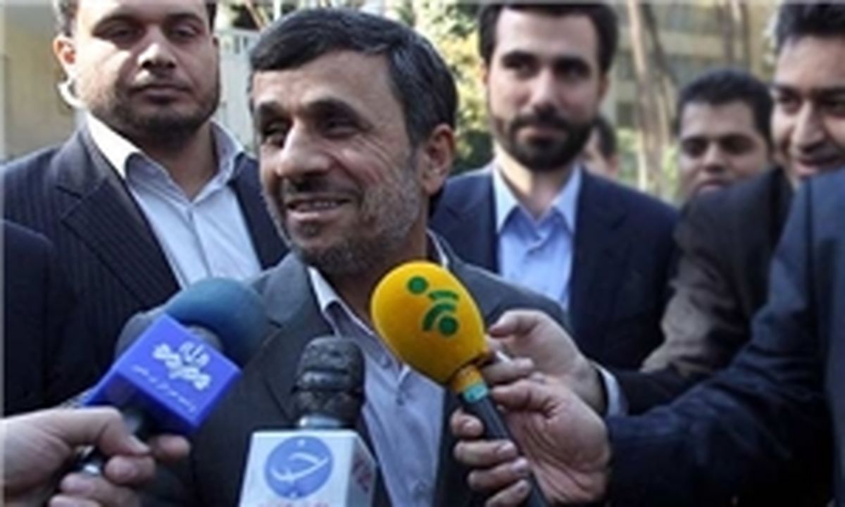 واکنش احمدینژاد به انتقاد تند آیتالله یزدی از حواشی سفر به ونزوئلا: ما آقای یزدی را دوست داریم