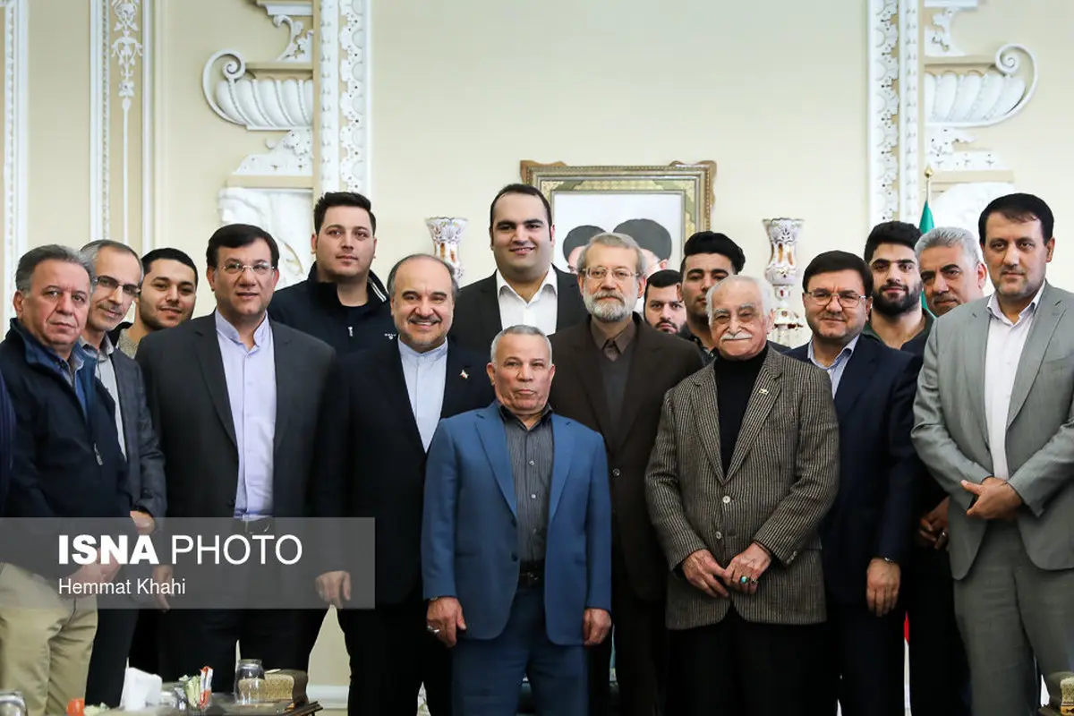 تصاویری از جلسه تقدیر رییس مجلس از علیرضا کریمی و تیم ملی وزنه برداری