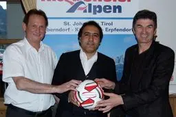 مهدوی کیا در قرعه کشی کوردیال کاپ (عکس)