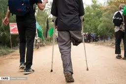 یک"پا"برای وطن، یک‌"پا"‌به سوی حرم / عکس