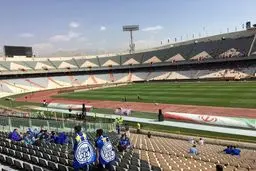 آغاز کری‌خوانی‌ سرخ‌آبی‌ها برای هم/ نرده‌ به جای داربست‌ قاتل + عکس