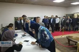 صف رای ایرانی ها در آنکارا - ترکیه برای شرکت در انتخابات ریاست جمهوری/ عکس