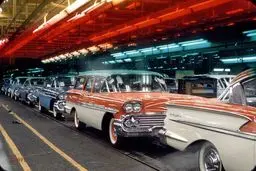 خط تولید خودروی قدیمی امریکایی/عکس