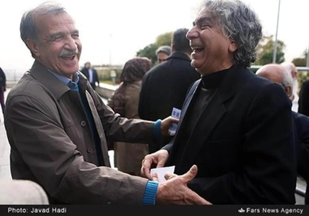 روایتی تصویری از حواشی  نهمین روز سی و سومین جشنواره فیلم فجر