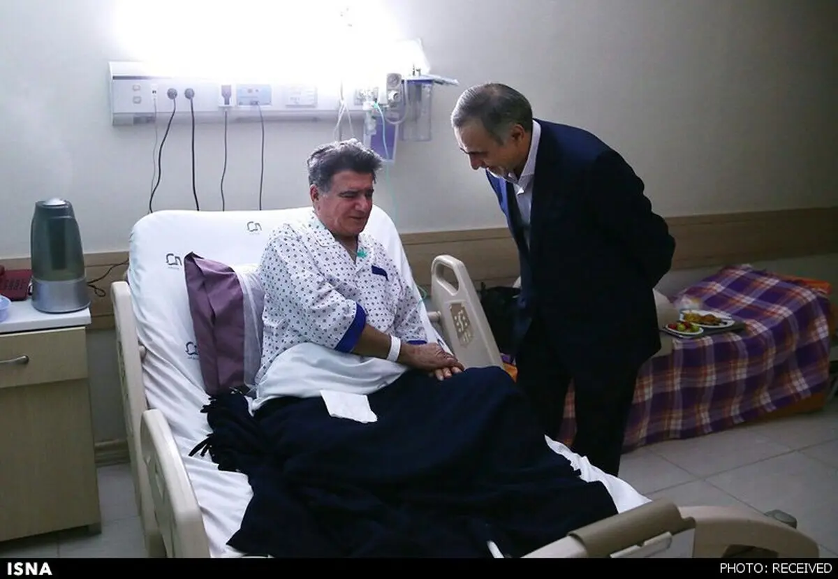 عیادت برادر روحانی و وزیر بهداشت از شجریان/عکس