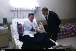 عیادت برادر روحانی و وزیر بهداشت از شجریان/عکس