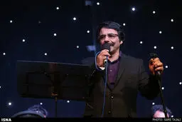روایتی تصویری از کنسرت علیرضا افتخاری در کرمان