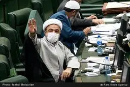 رسایی با ماسک در مجلس !/عکس