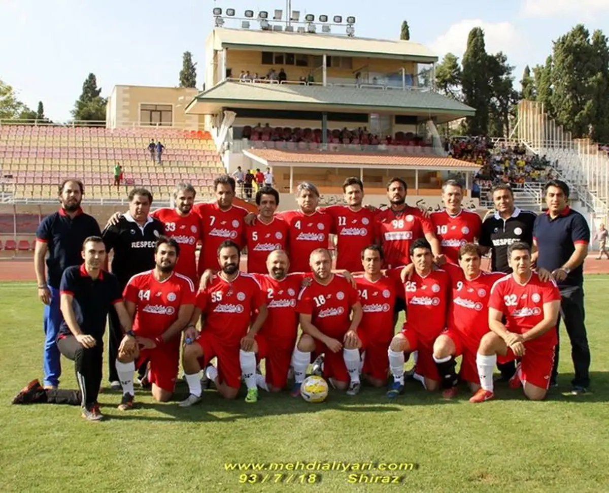 تساوی تیم‌های فوتبال ستارگان سینما و موسیقی و منتخب شیراز در حافظیه + عکس