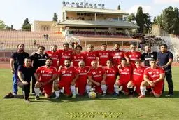 تساوی تیم‌های فوتبال ستارگان سینما و موسیقی و منتخب شیراز در حافظیه + عکس