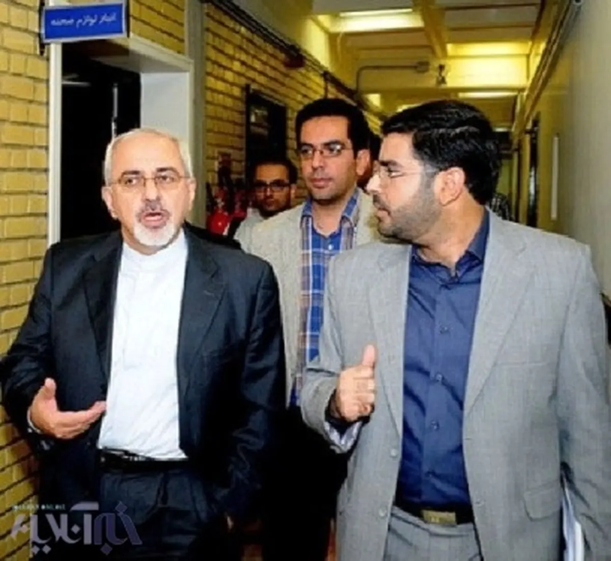 خاطره مجری «دیروز، امروز، فردا» و «شناسنامه» از حضور ظریف در تلویزیون و ترس وندی شرمن از او / برای این مرد دعا کنید