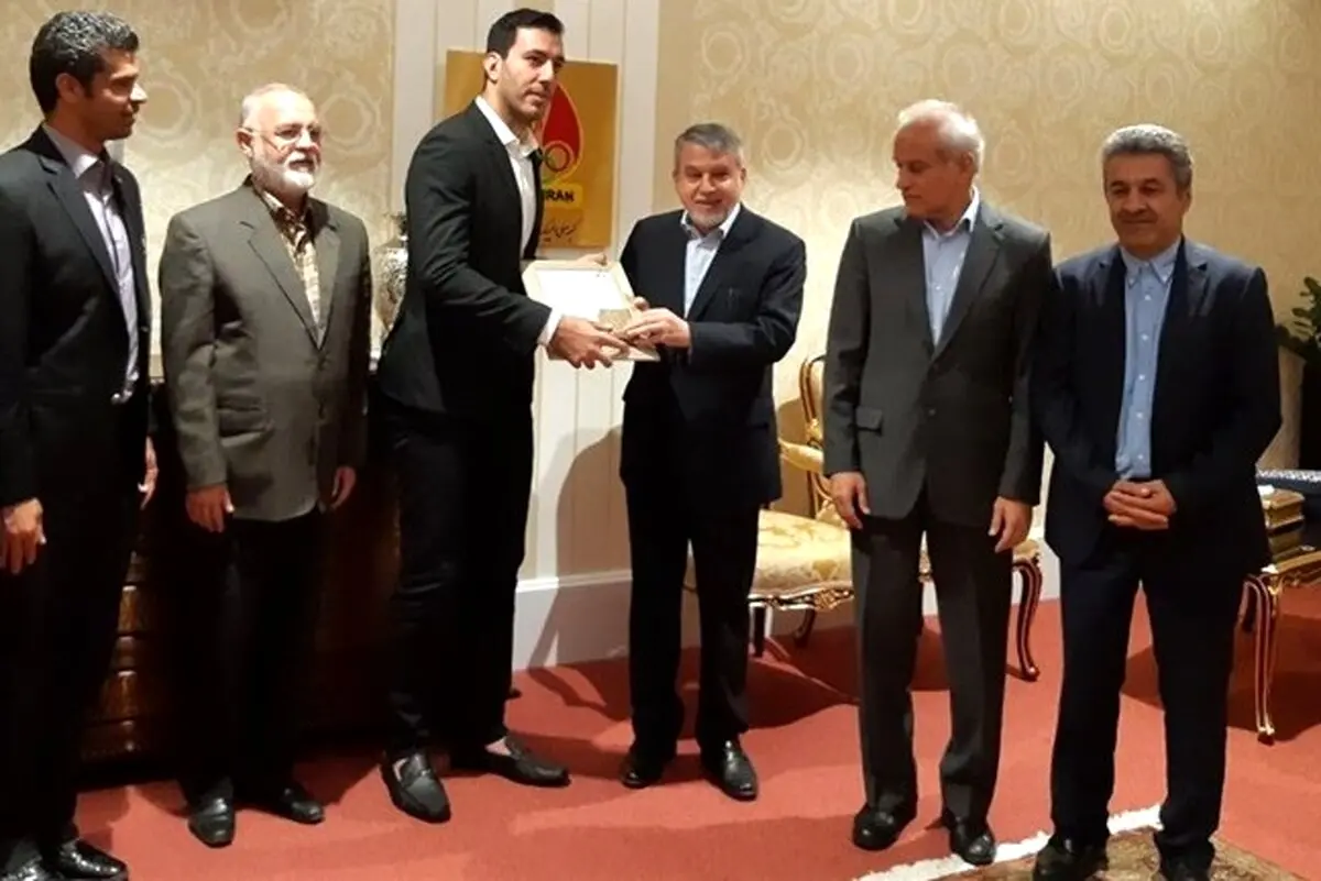 تقدیر از ستاره بسکتبال ایران پس از خداحافظی از تیم ملی/ ساهاکیان: شاهین طبع حرفم را جدی نگرفت