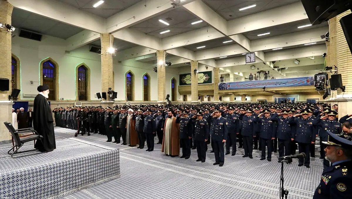 تجدید پیمان فرمانده‌هان نیروی‌ هوایی ارتش با رهبر انقلاب/تصاویر