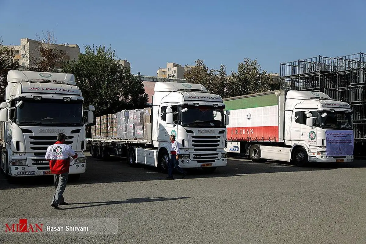 تصاویری از بارگیری محموله جمعیت هلال احمر ایران برای مسلمانان میانمار