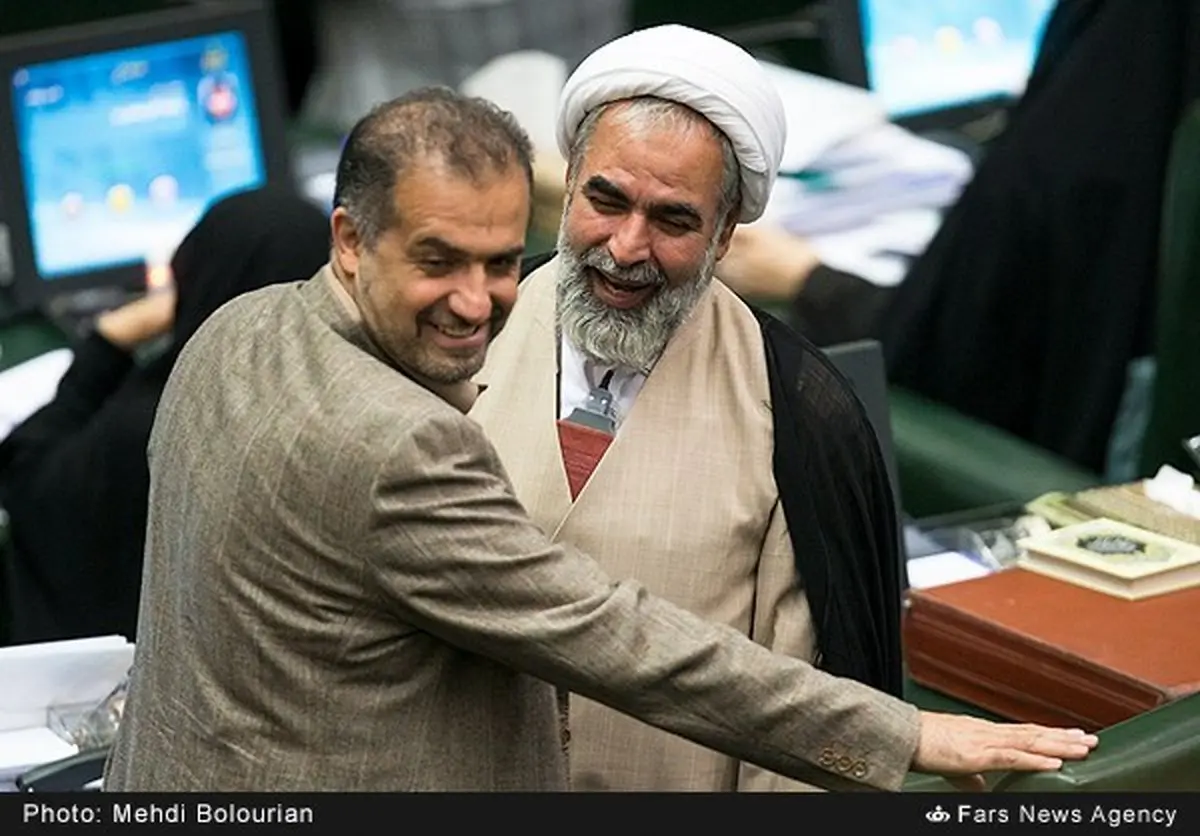 حسینیان در صحن علنی مجلس/عکس