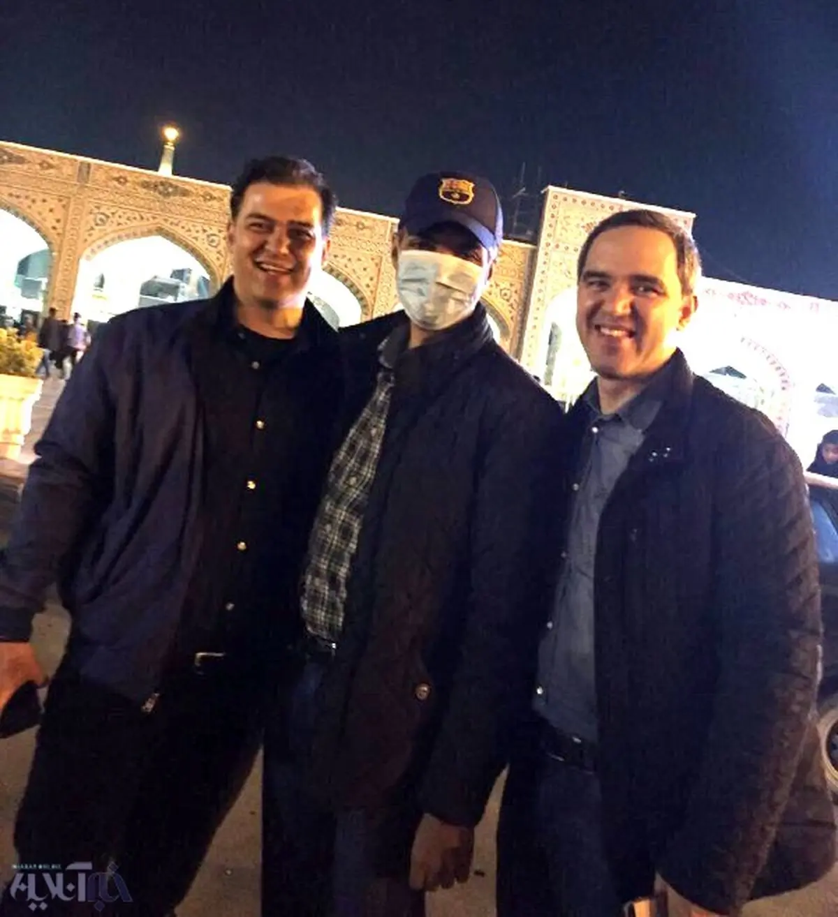 چهره عجیب عادل فردوسی‌پور در حرم امام رضا(ع)/ عکس