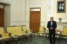 غلامعلی جعفرزاده: جای لاریجانی در جلسات روحانی ، جهانگیری ، خاتمی و ناطق نوری خالی است/حدادعادل هم باید به این جمع اضافه شود/ از شنیدن خبر برگزاری این جلسه خوشحال شدیم/پدرکشتگی سیاسی با هم نداریم/احمدی نژاد بنای تخریب انتخاباتی لاریجانی را داشت/احمدی نژاد