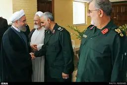 دست دادن حسن روحانی و سردار قاسم سلیمانی/عکس
