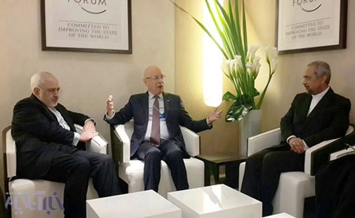 ظریف، نهاوندیان و بنیانگذار مجمع جهانی اقتصاد در یک قاب