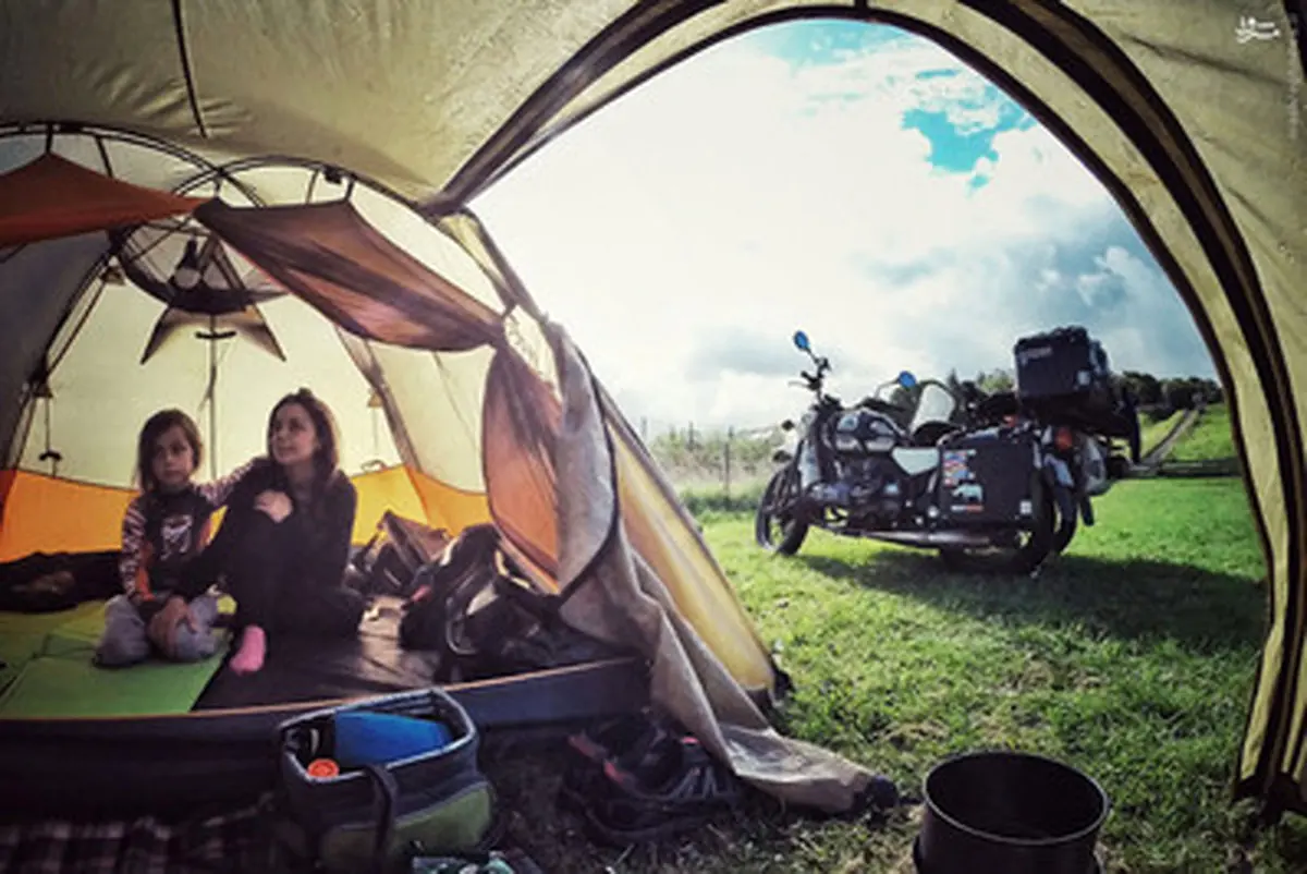 اروپاگردی خانوادگی با موتورسیکلت!/ تصاویر