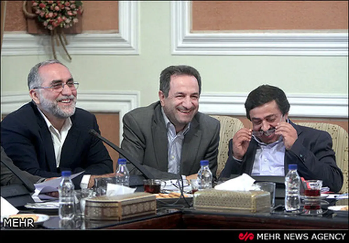 حاشیه‌های تصویر جلسه مجمع تشخیص مصلحت نظام