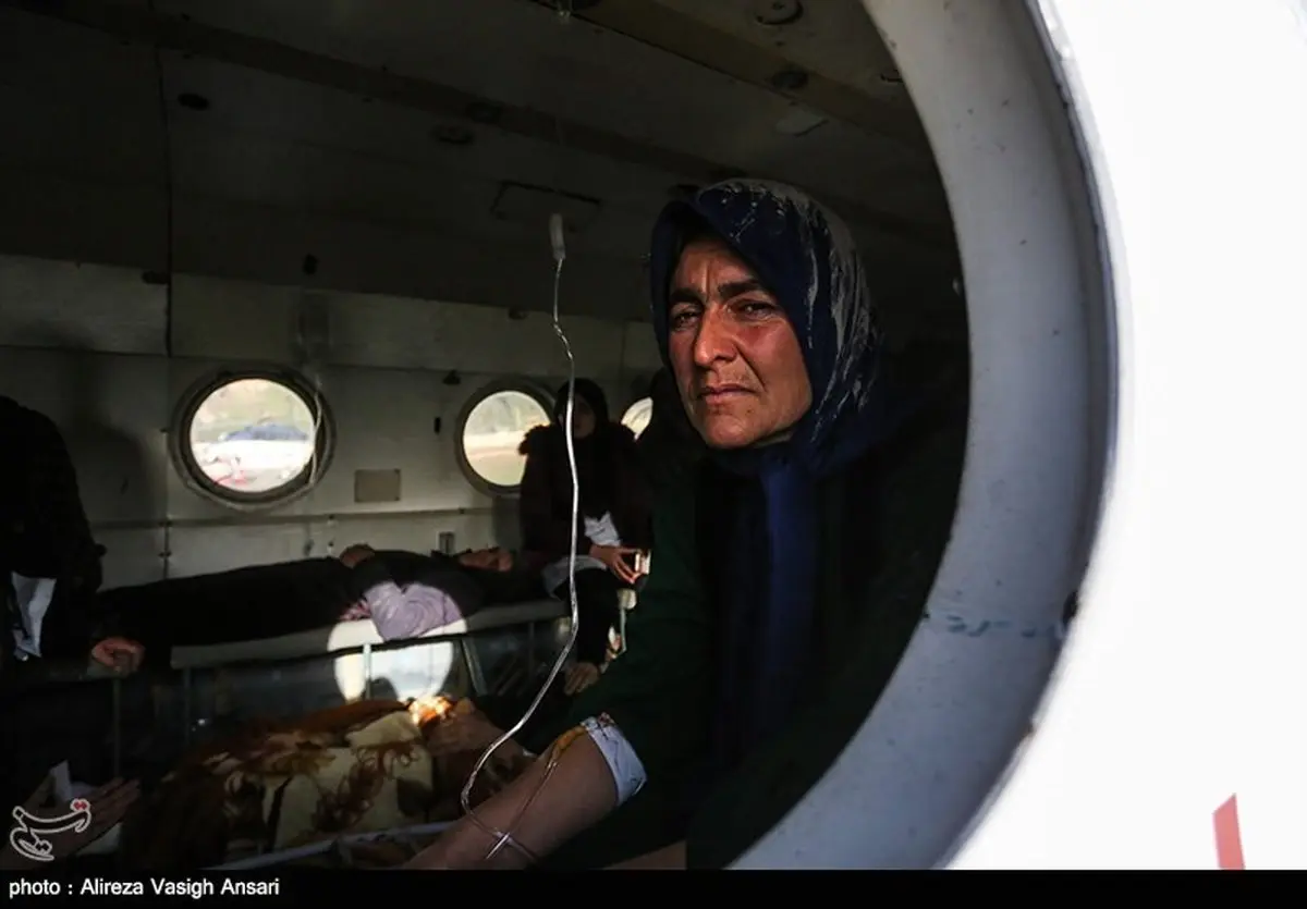 انتقال مصدومان حادثه زلزله کرمانشاه به تهران/تصاویر