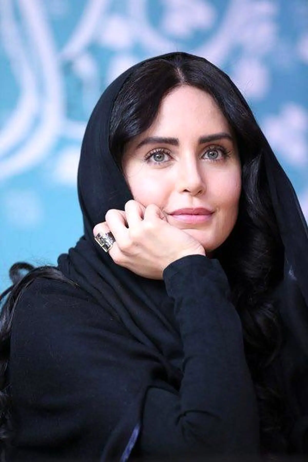 جدیدترین تصویر از الناز شاکردوست با آرایشی خاص