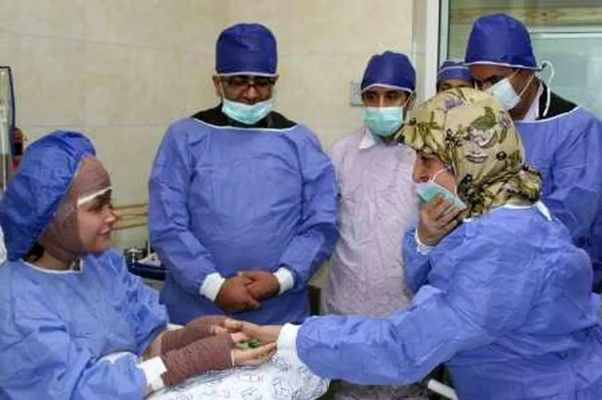 معاون رییس جمهور از مصدوم اسیدپاشی اصفهان عیادت کرد