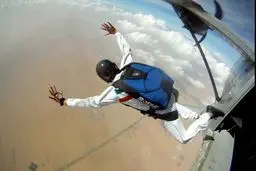 این دختر ایرانی متخصص سقوط است +تصاویر