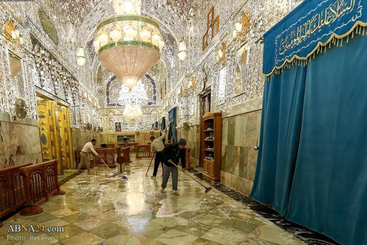 تصاویری از شست‌وشوی رواق حرم مطهر امام علی(ع)